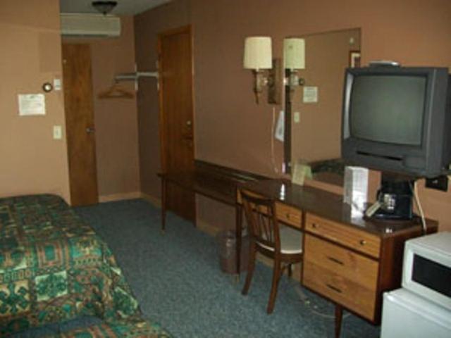 Black Bear Motel Cameron Zimmer foto